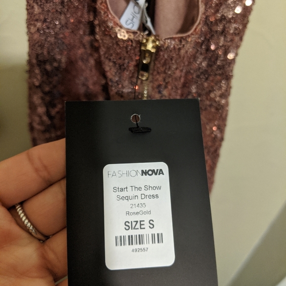 FASHION NOVA DRESS - Picture 4 of 4